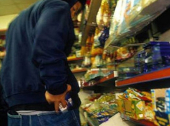  Ростовчане украли две бутылки водки и несколько презервативов 