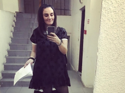 Елена Ваенга на концерте в Ростове вспомнила детство, проведенное в Нахаловке