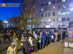 В Ростове объяснили, почему на западном развороте в ожидании автобуса скапливается много людей