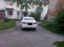 В Ростовской области  «Лада Гранта» сбила годовалую девочку