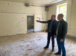 В Ростовской области строитель за свой счет сделал ремонт в палатах ЦГБ Батайска