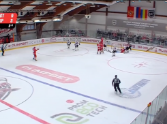 Хоккейный клуб «Ростов» проиграл «Омским Крыльям» дома