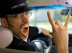 Крутой «перец» из Ростовской области «понтанулся» ездой через две сплошные