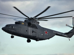Самый большой военно-транспортный вертолет будет тушить пожары в степях Ростовской области