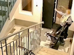 После жестокого обращения с ребенком в лифте на ростовчанку завели уголовное дело