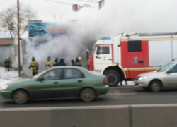 Унесший жизнь мужчины страшный пожар в автосервисе Ростова попал на видео