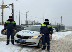 В Ростовской области полицейские помогли беременной женщине выбраться из снегопада 