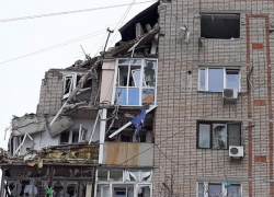 Возможный преемник губернатора Голубева помог восстановить разрушенный от взрыва газа дом в Шахтах