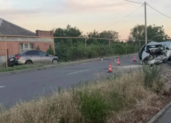 В деревне Ростовской области три человека пострадали в серьезном ДТП