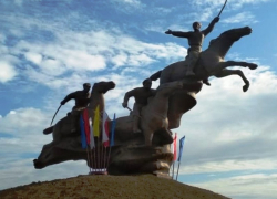 История монумента «Всадники» близ Сальска в Ростовской области