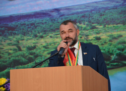 Ростовский депутат, прошедший путь от водителя до гендиректора завода, зарабатывает 100 тысяч в месяц