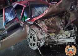 Четыре человека попали в больницу после лобового ДТП в Ростовской области