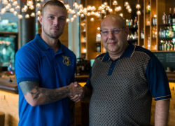 Исландский "викинг" Рагнар Сигурдссон продолжит карьеру в ФК "Ростов"