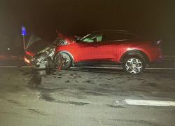 В Ростовской области в ДТП погиб 38-летний водитель и четыре пассажира пострадали