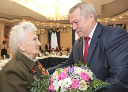 2,75 млн рублей потратит правительство Ростовской области на цветочные букеты