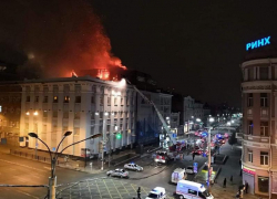 В центре Ростова загорелся доходный дом Сариевых