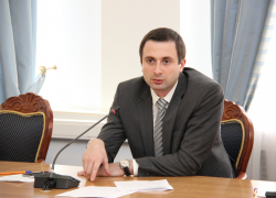 Депутат-ученый гордумы Ростова зарабатывает 70 тысяч рублей в день