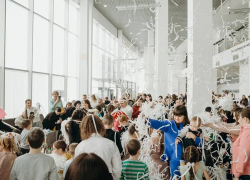 Новогодний семейный праздник с подарками от маркетплейса FRESH пройдет в Аксае