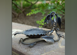 Укравшим кованую пепельницу в парке «Лога» дали три дня на размышления