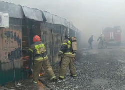 В Ростовской области загорелось здание на территории молокозавода