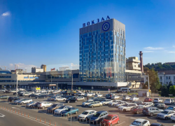 Новые правила движения и стоянки вводят на Привокзальной площади Ростова