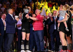 Василий Голубев «проводил» своего зама в СИЗО походом на гандбол и плясками казаков