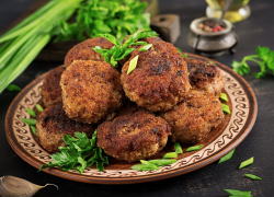 На Дону выявили производство свиных котлет с «сюрпризом»