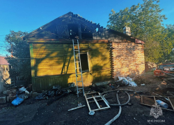 В Ростове в ночном пожаре погибла женщина из-за сигареты