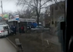 Врезались в остановку: мужчина и маленький ребенок пострадали в ДТП на Доватора