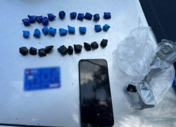 В Новочеркасске задержали 21-летнего закладчика с 30 свертками наркотиков