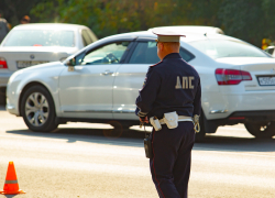 Под Ростовом водитель попытался подкупить инспекторов ДПС