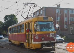Новые низкопольные трамваи с уникальными дверьми вышли на линии Ростова