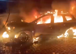 В Пролетарске подожгли машину редактора местной программы