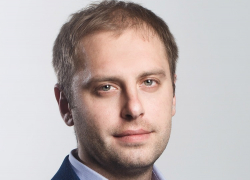 Генеральный директор кинотеатра "Юбилейный" Евгений Древаль представляет интересы жителей Первомайского района в городуме