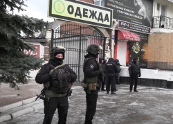 В Ростове 62 мигранта отправили в военкомат после рейда на «Темерник»