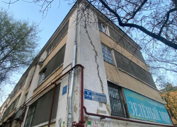 Власти Ростова расселили жильцов аварийного дома на Мечникова 