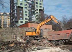 В Ростове строители снесли два старинных дома в районе ипподрома