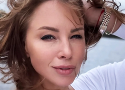 Полина Диброва с трудом купила билеты и уехала от мужа и любовника к детям в Ростов