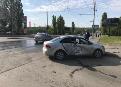 Мужчина пострадал в столкновении иномарки и мотоцикла в Ростове