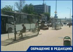 «Они разваливаются на глазах»: ростовчанка раскритиковала новые прозрачные остановки