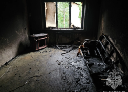 12-летняя школьница пыталась сжечь учебник и чуть не спалила квартиру на Орбитальной в Ростове