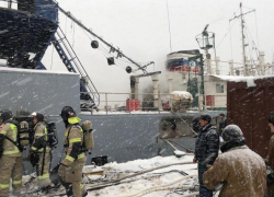 На судостроительном заводе «Моряк» в Ростове загорелся земснаряд