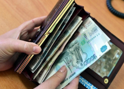 "Поднять с колен" зарплату бюджетникам приказал губернатор Ростовской области