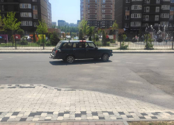 За несколько часов в Ростове два 8-летних мальчика попали под колеса автомобилей