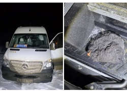 Влетевший в окно кусок льда убил водителя автобуса на трассе в Ростовской области