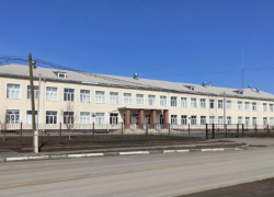 Голубев наградил мужчину, который пытался остановить школьника с ножом в школе под Таганрогом