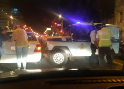 Иномарка влетела в полицейский автомобиль в Ростове