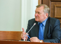 Владимир Арцыбашев пригрозил «затопить должников дерьмом»