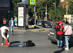 Пьяная ростовчанка бросилась под колеса шокированного водителя легковушки