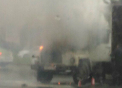 Жуткое пламя охватило грузовой автомобиль в Ростове посреди дня